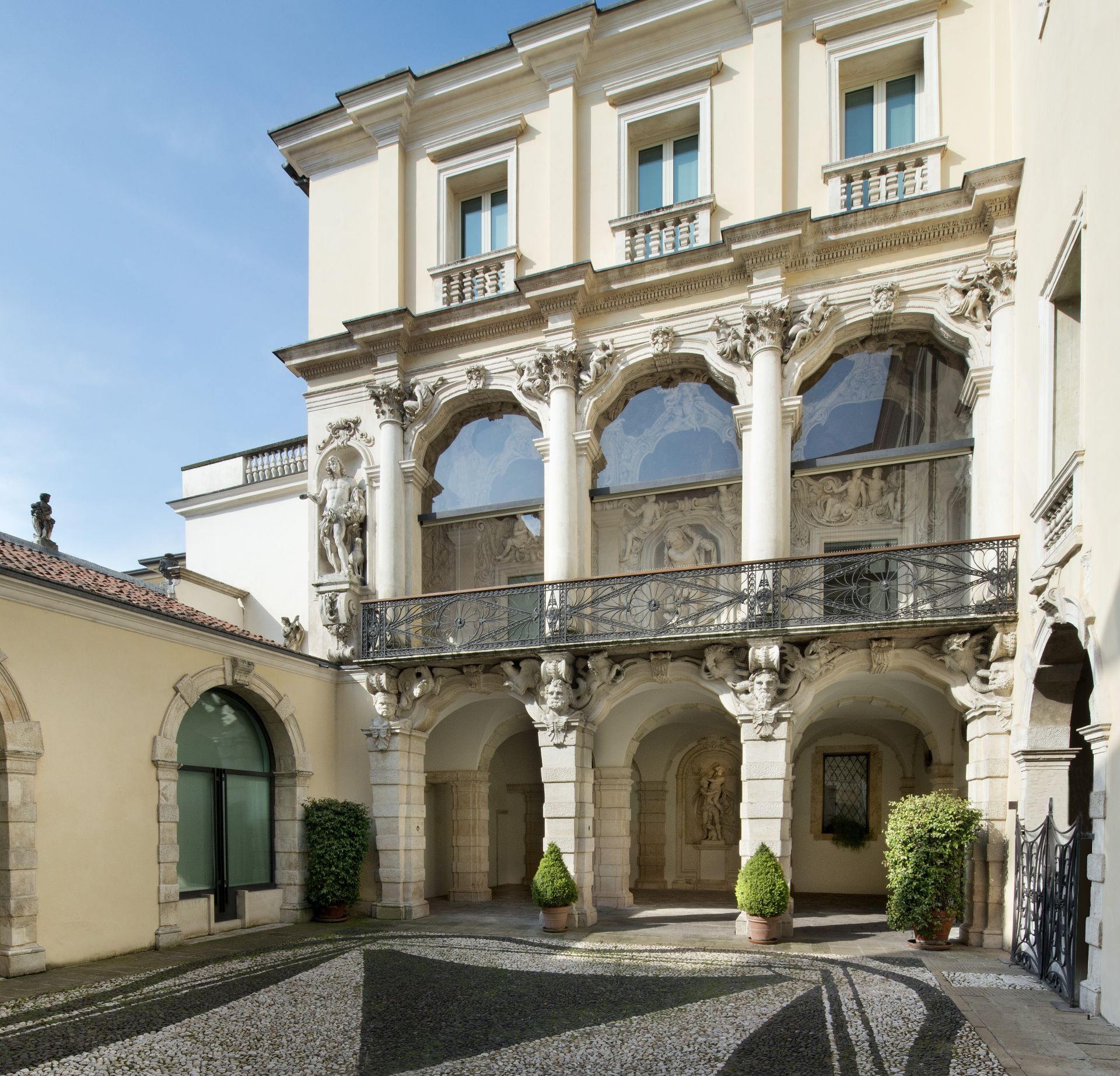 Itinerari di meraviglia. Palazzo Leoni Montanari