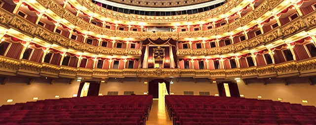 Pazzi per l'opera