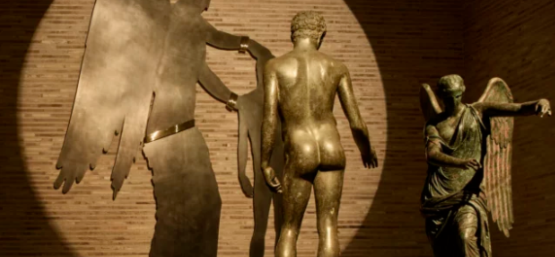 Victoria Mater. L'idolo e l'icona. Installazione di Francesco Vezzoli