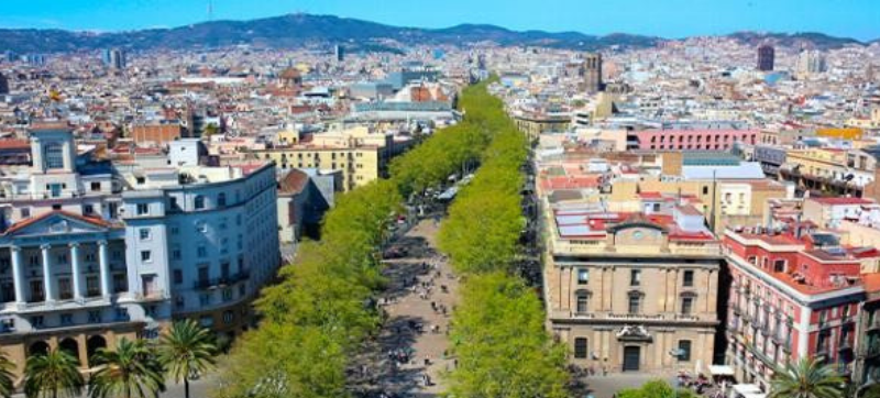 La città si allarga e ci prende con sé